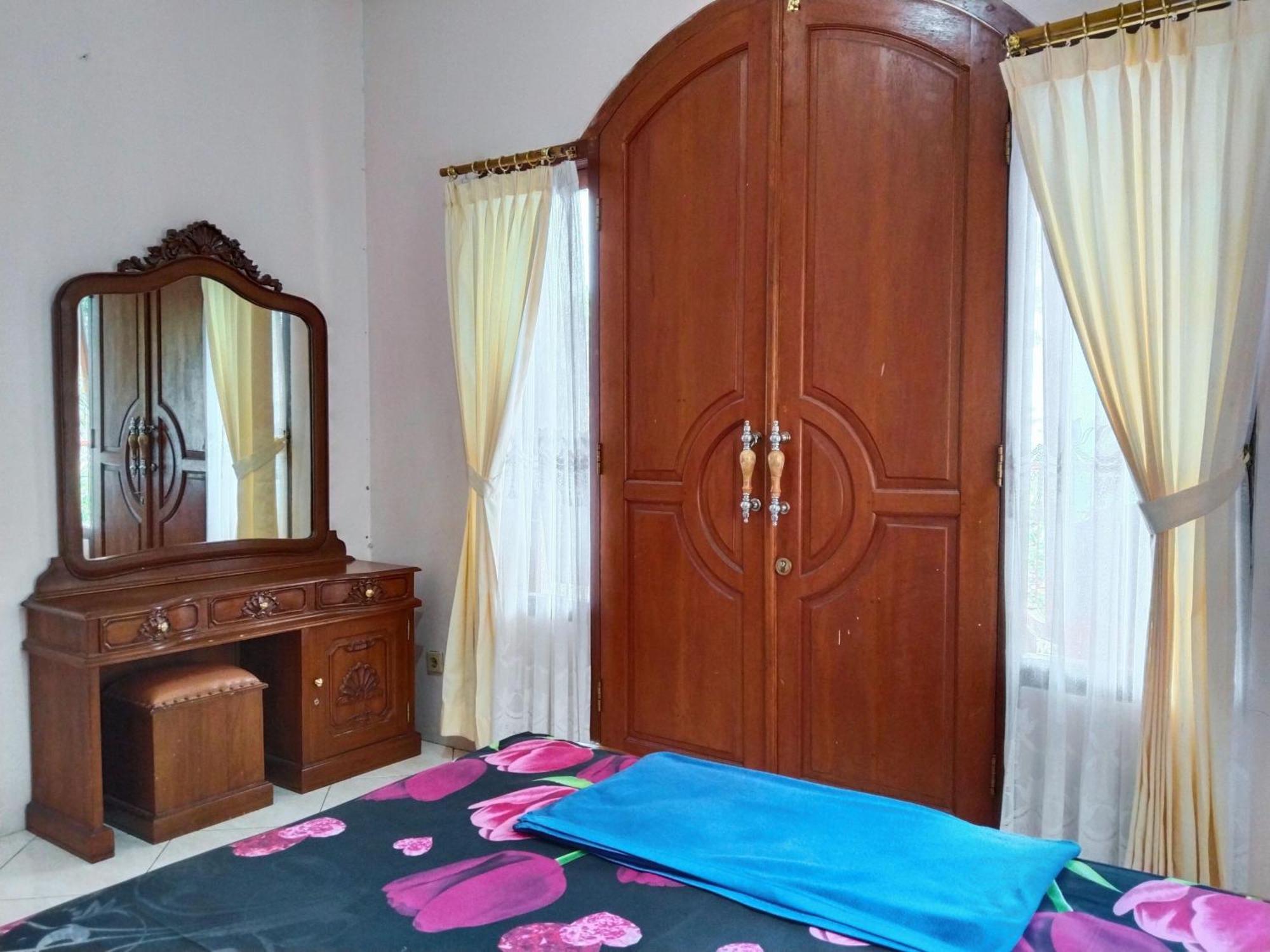 Villa Yustisia Curug 7 Cilember Cisarua Bagian luar foto
