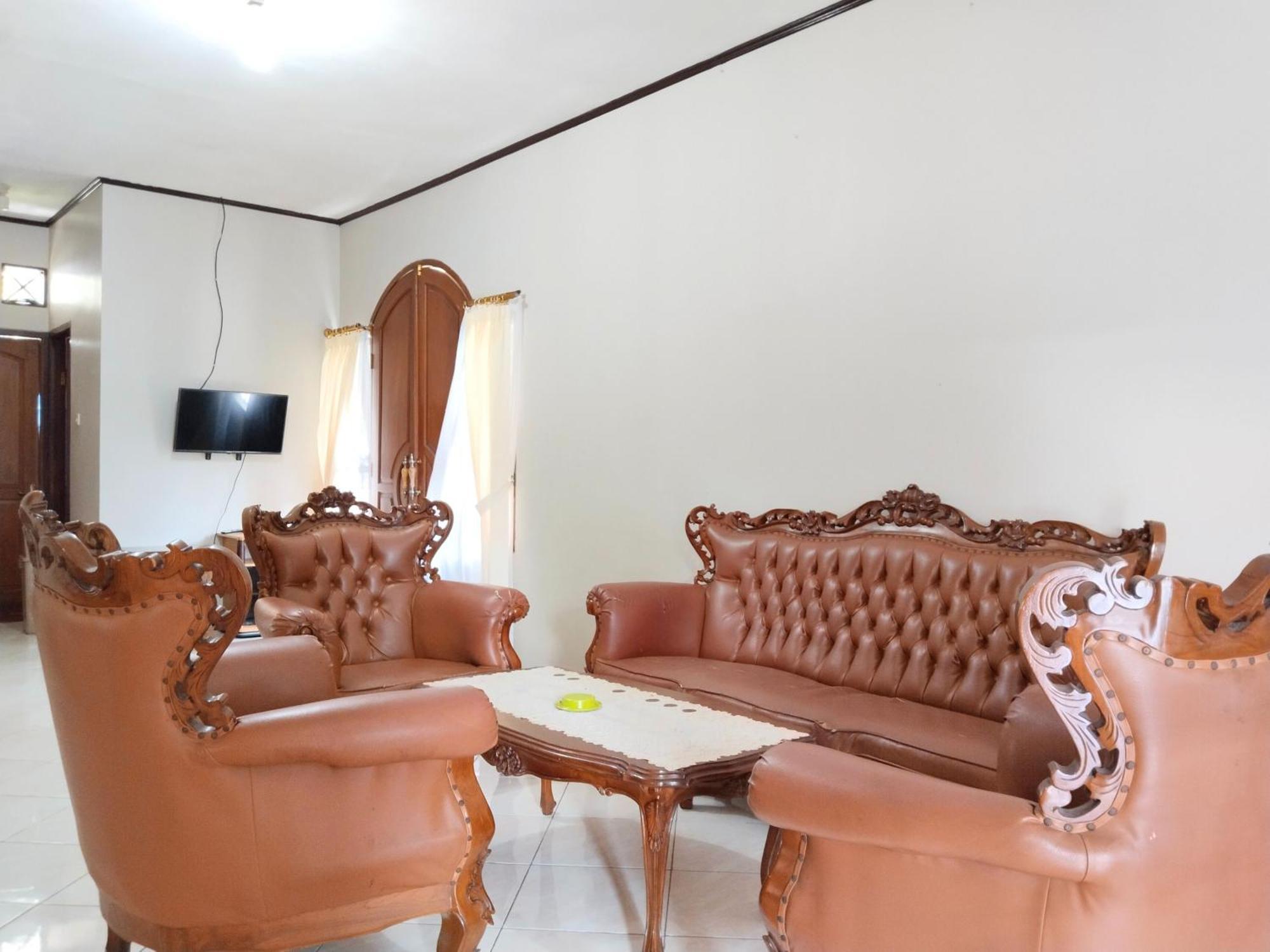 Villa Yustisia Curug 7 Cilember Cisarua Bagian luar foto