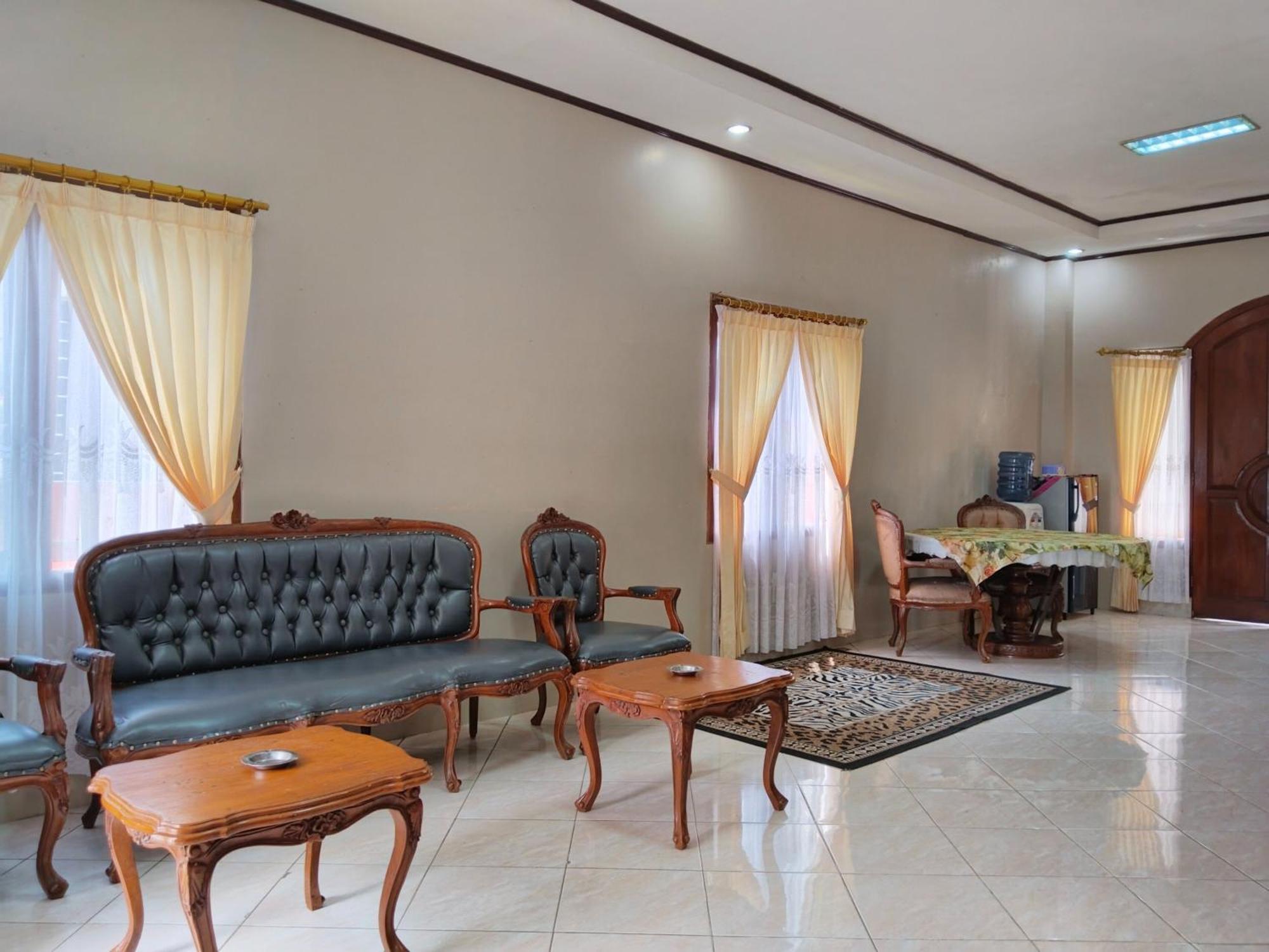 Villa Yustisia Curug 7 Cilember Cisarua Bagian luar foto