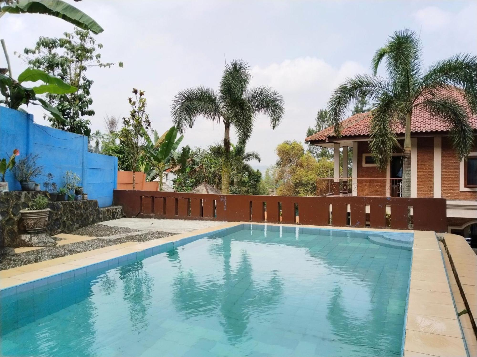 Villa Yustisia Curug 7 Cilember Cisarua Bagian luar foto