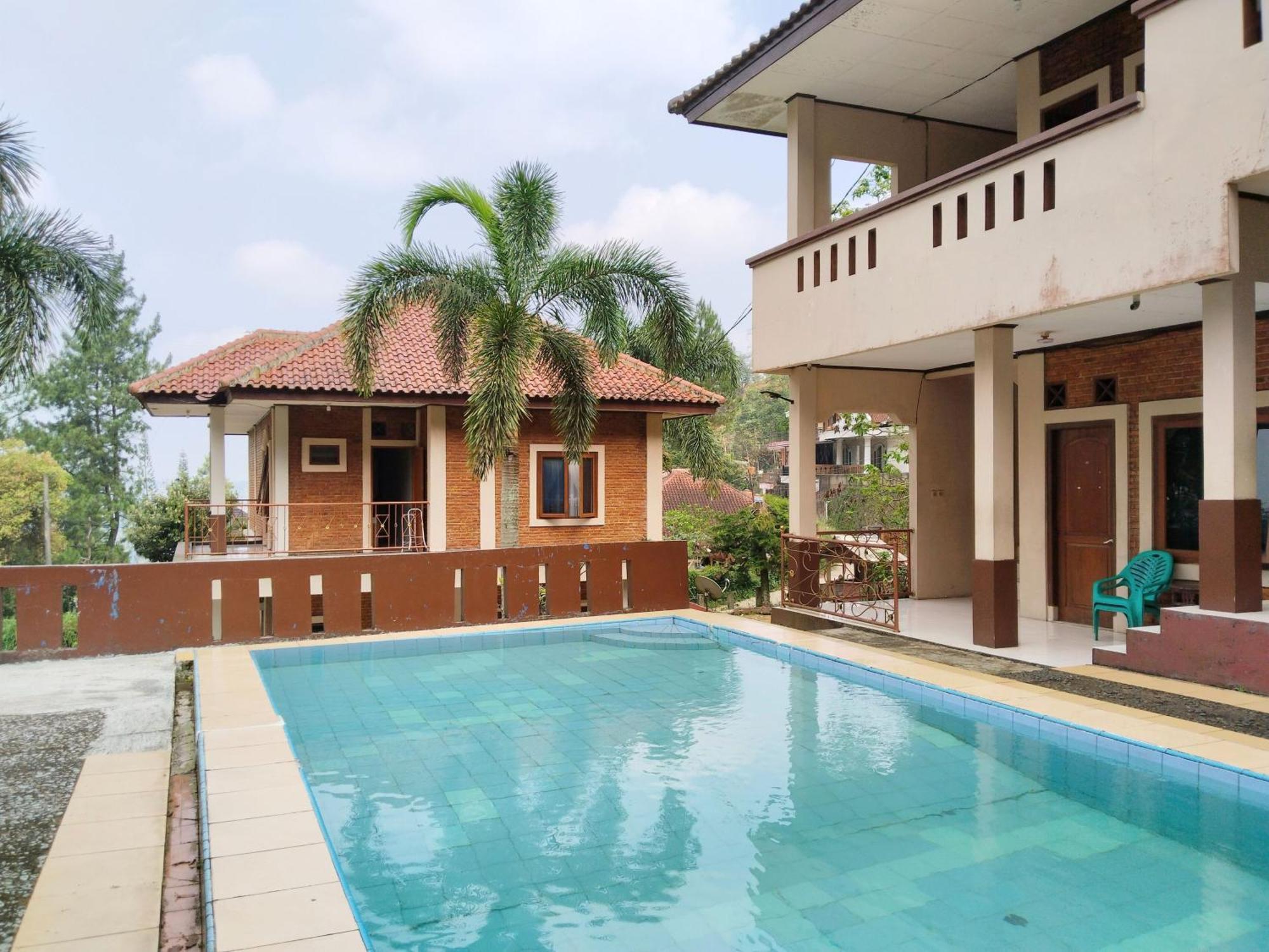 Villa Yustisia Curug 7 Cilember Cisarua Bagian luar foto