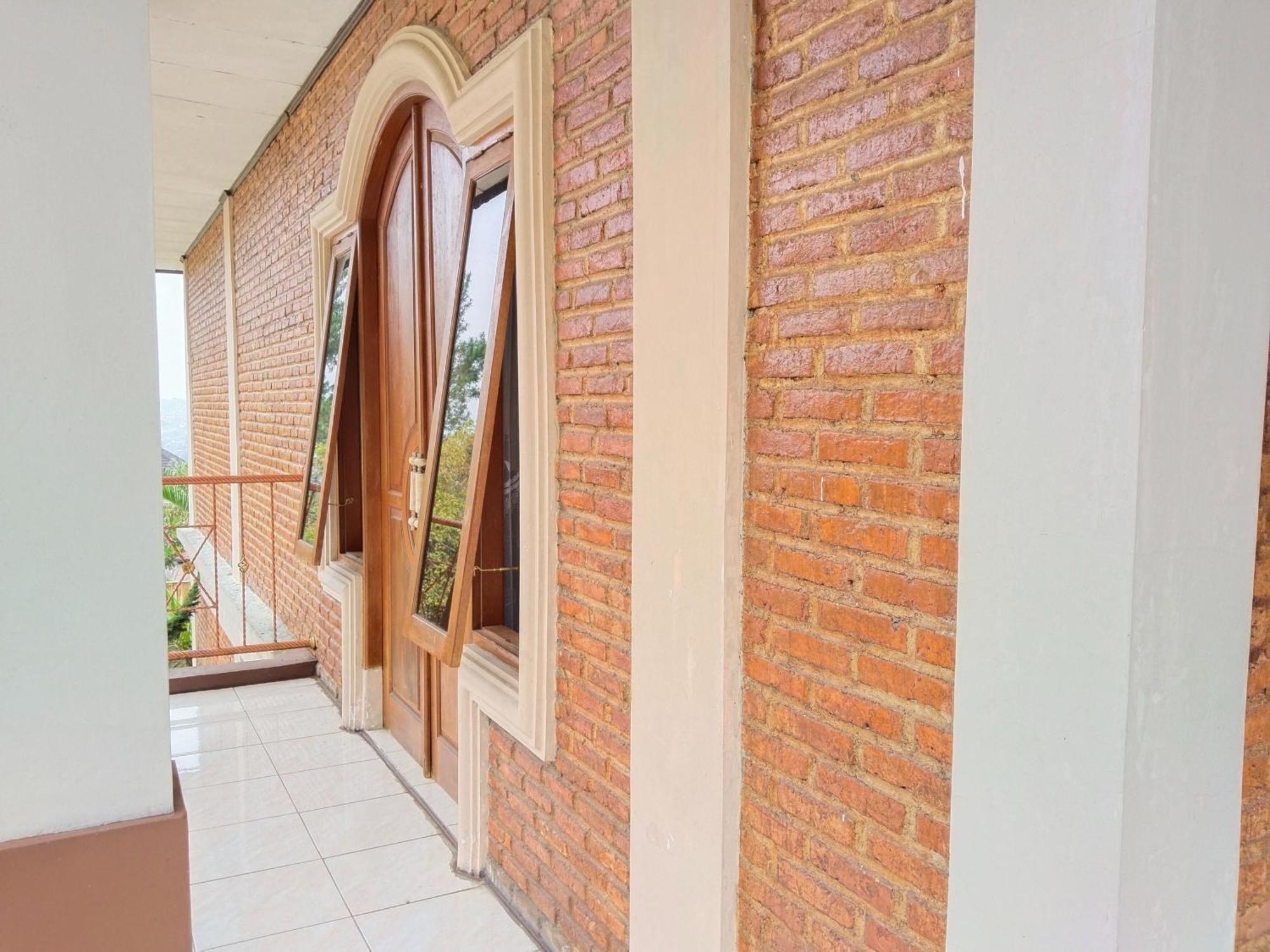 Villa Yustisia Curug 7 Cilember Cisarua Bagian luar foto