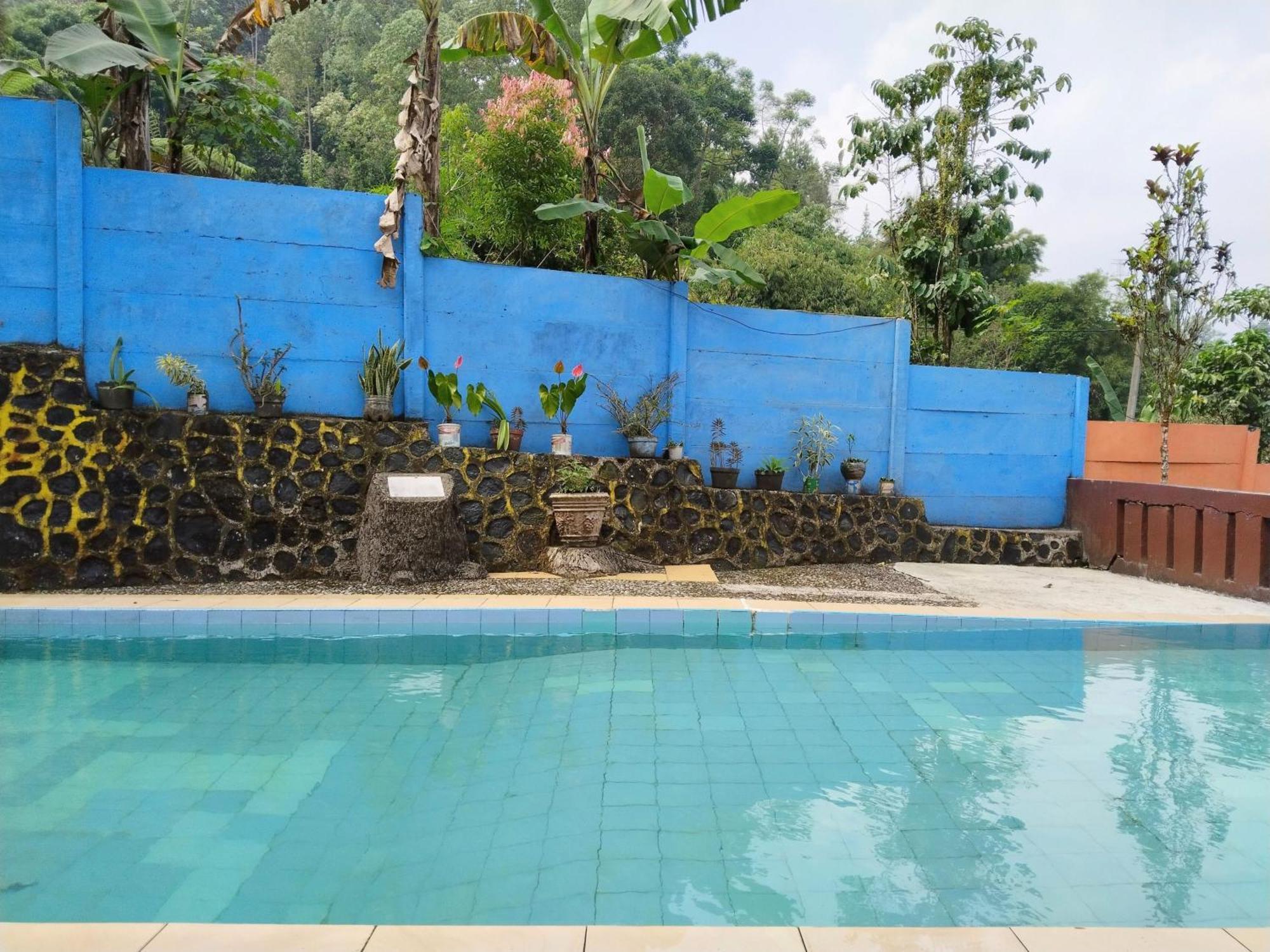 Villa Yustisia Curug 7 Cilember Cisarua Bagian luar foto