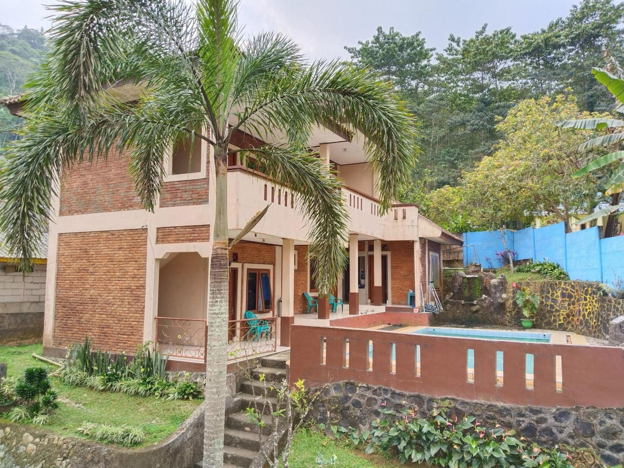 Villa Yustisia Curug 7 Cilember Cisarua Bagian luar foto