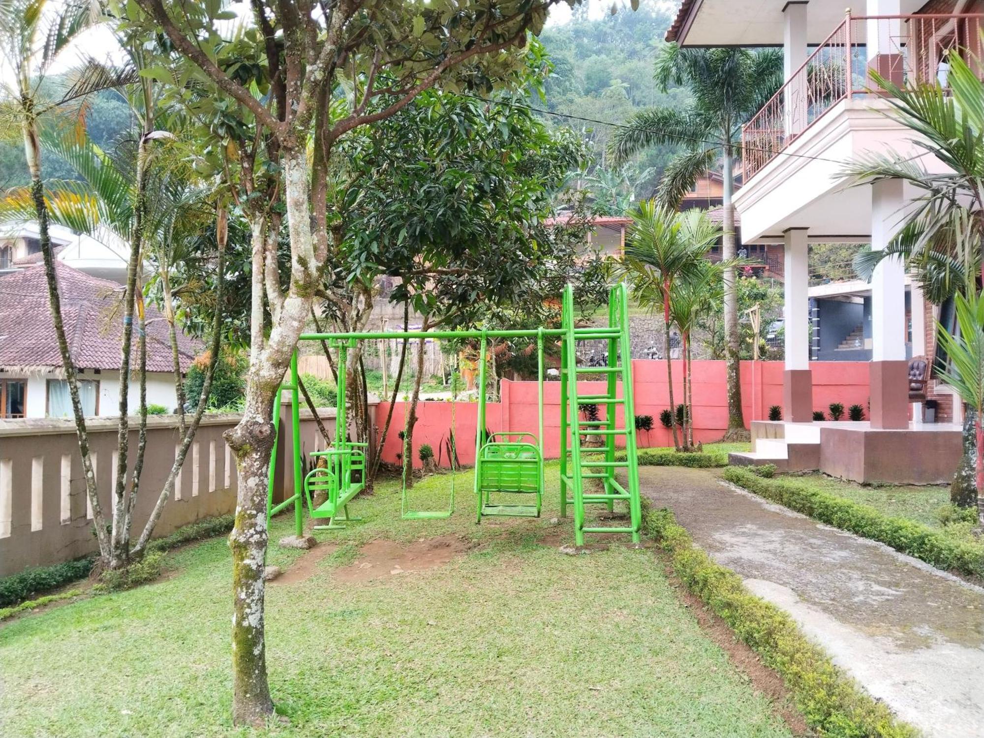 Villa Yustisia Curug 7 Cilember Cisarua Bagian luar foto