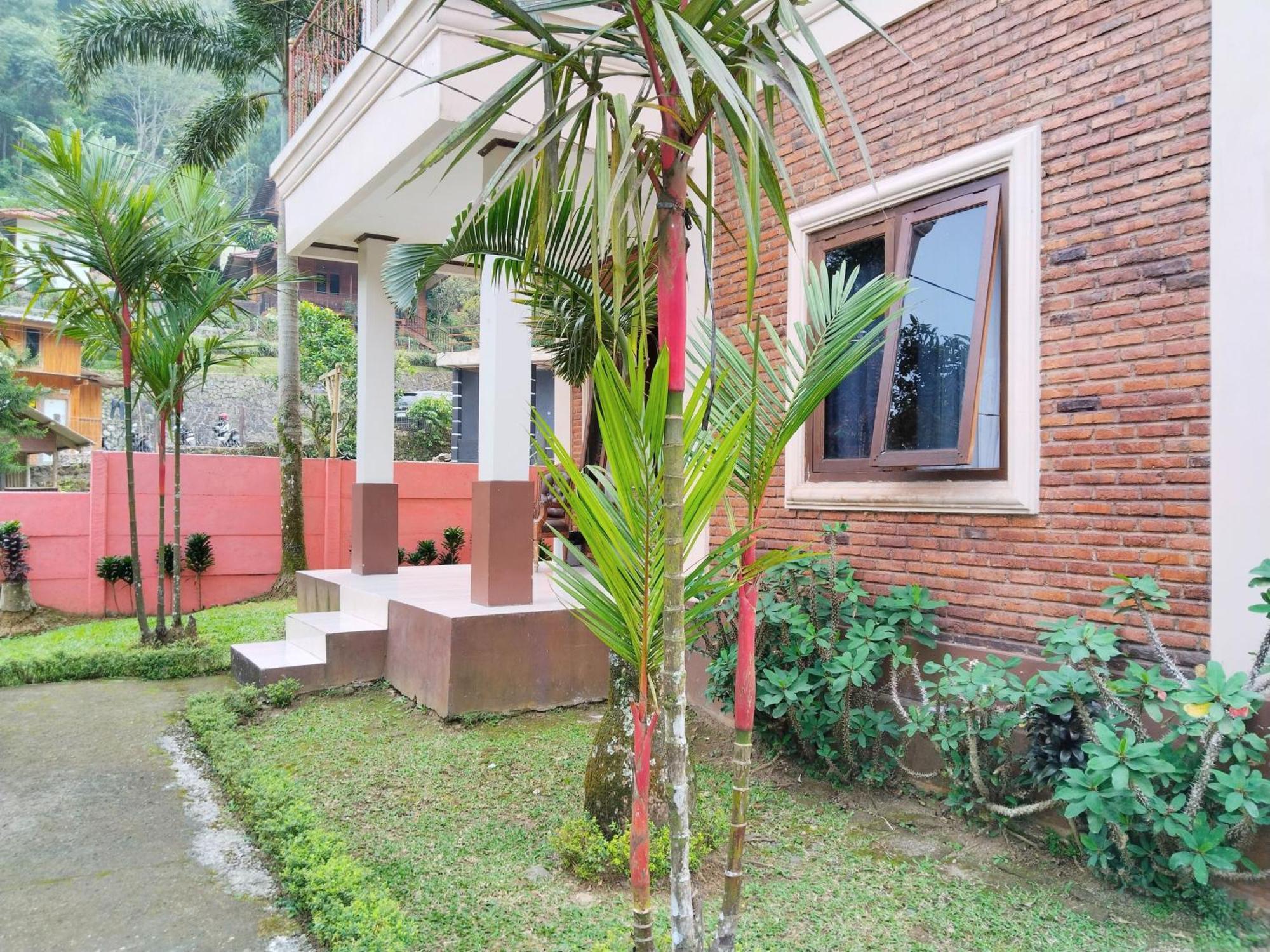 Villa Yustisia Curug 7 Cilember Cisarua Bagian luar foto