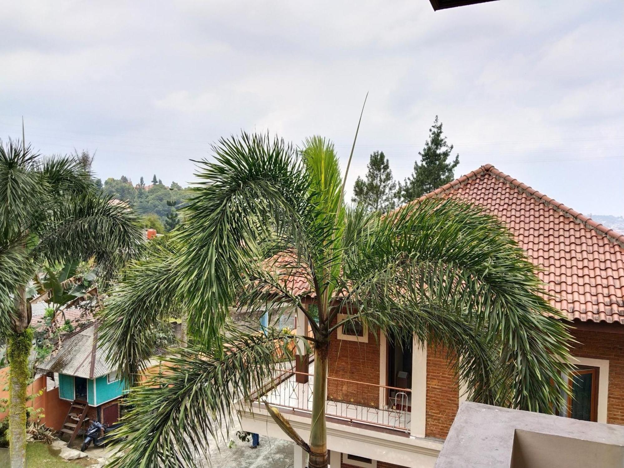 Villa Yustisia Curug 7 Cilember Cisarua Bagian luar foto